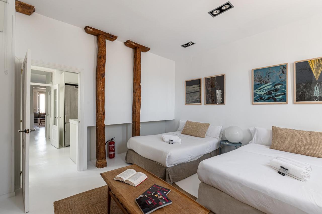 Apartamento BNBHolder Refined Duplex MALASAÑA Madrid Exterior foto